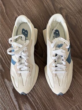 New Balance 327 Sneakers | Women’s Size 9